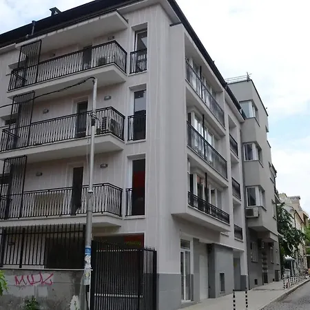 Industrial Look Centre + Free Parking Apartment *