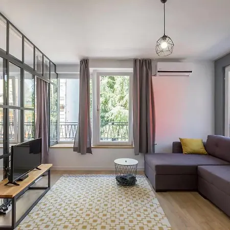 Industrial Look Centre + Free Parking Apartment Sofia